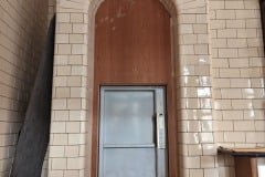 Tiled arch in craquelle on bisque